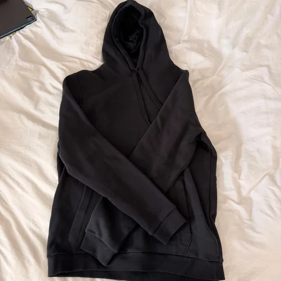 Under Armour Black Crewneck Men's Sweatshirt - Picture 2 of 3